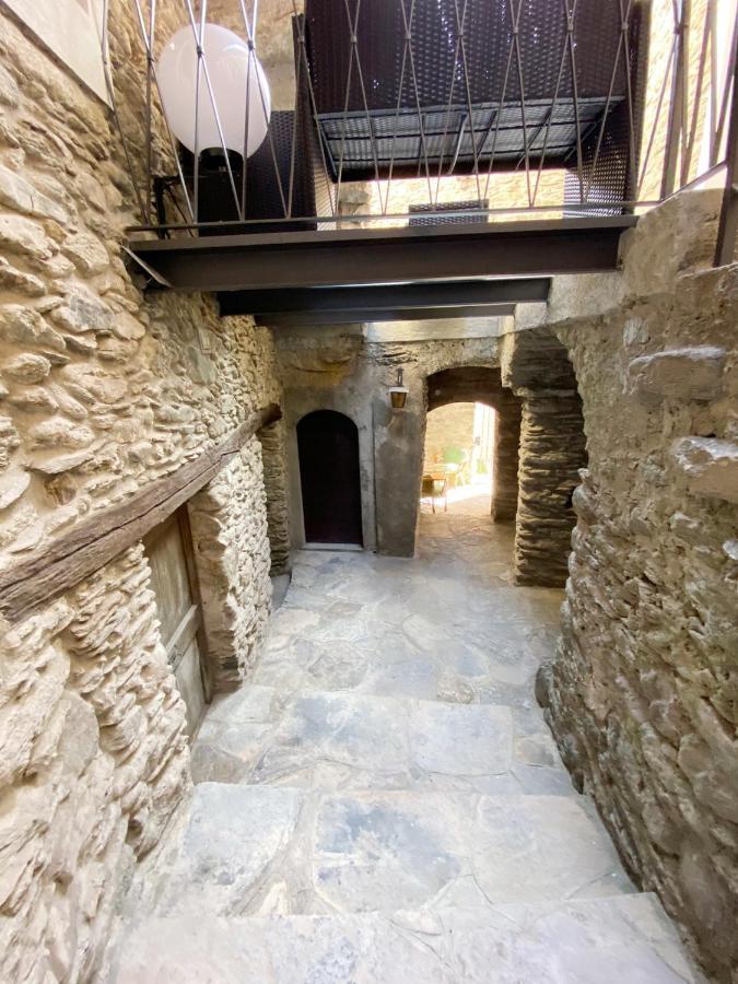 Independent Stone House With Lake View Musso Ngoại thất bức ảnh